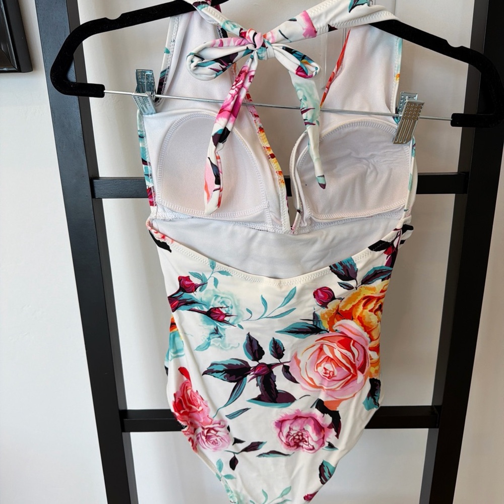 Cupshe Floral and Striped One Piece Swimsuit - Picture 4 of 6